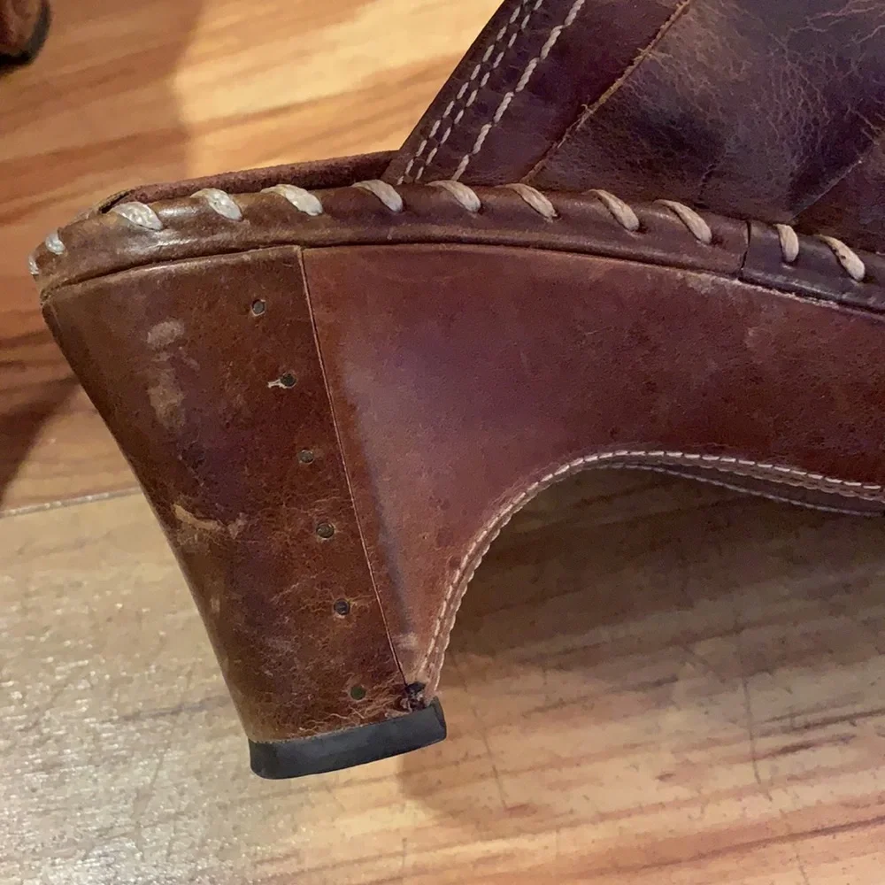 Frye Charlotte leather 8 wedge O ring stitched distressed brown mule clogs VGUC